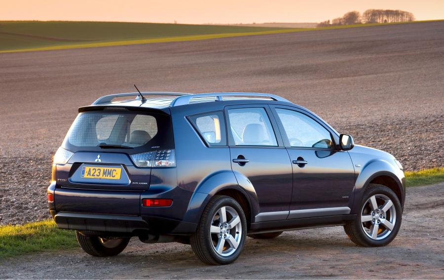  Mitsubishi Outlander 2005 года  (фото 25 из 77)